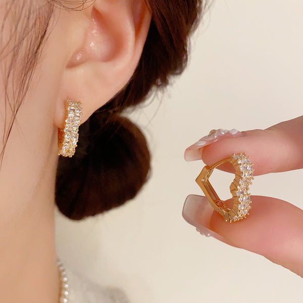 Minority Fashion Minimalist Design Micro Inlaid Zircon Love Ear Clip Temperament Wild Light Luxury