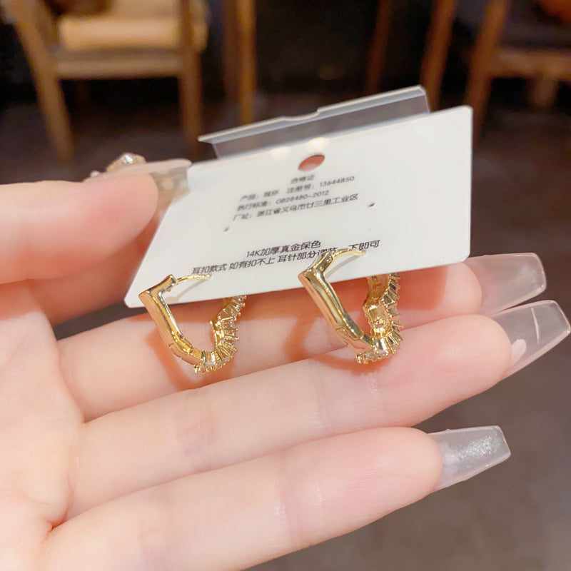 Minority Fashion Minimalist Design Micro Inlaid Zircon Love Ear Clip Temperament Wild Light Luxury