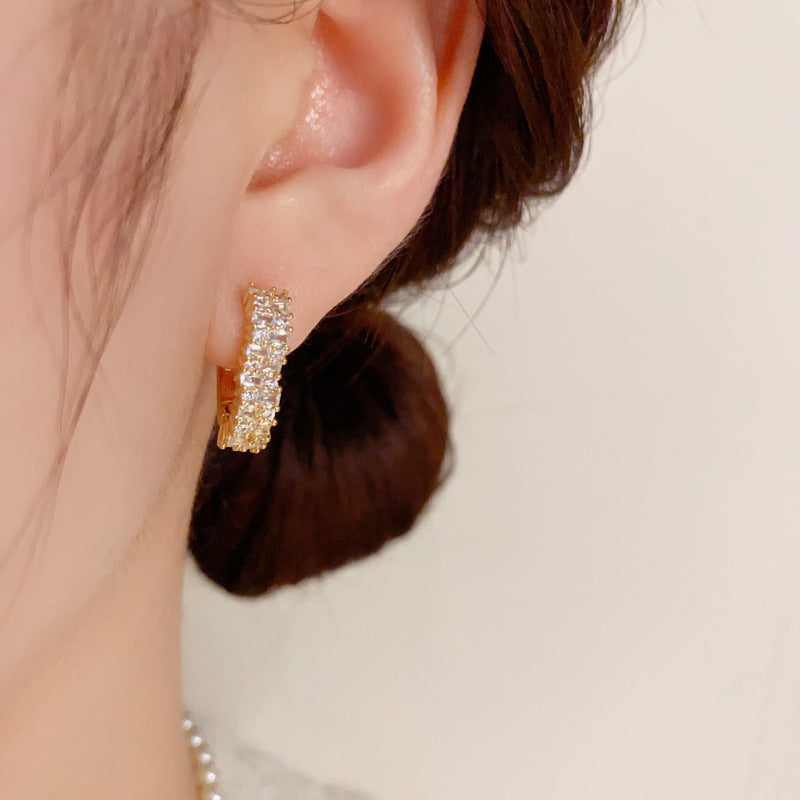 Minority Fashion Minimalist Design Micro Inlaid Zircon Love Ear Clip Temperament Wild Light Luxury